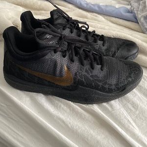 nike basketball shoes